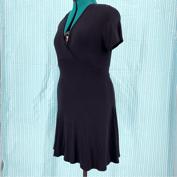 Magic Fit Black Short Sleeve Empire Waist V-Neck Fit and Flare Dress, Medium - Picture 6 of 16